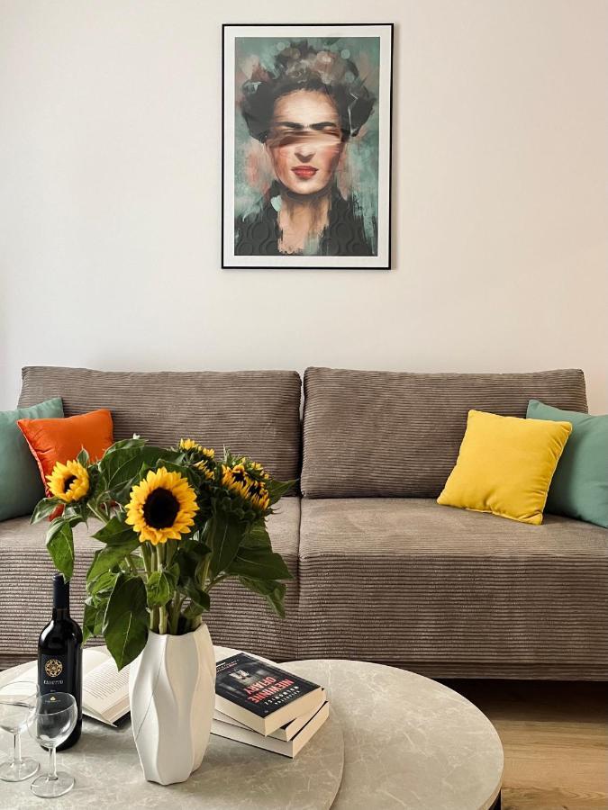 Luna Apartment